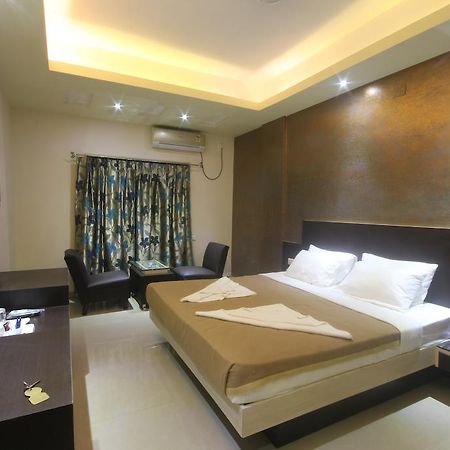 Urmee Hotel Бхубанешвар Екстериор снимка