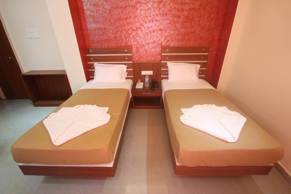 Urmee Hotel Бхубанешвар Екстериор снимка