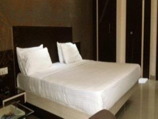 Urmee Hotel Бхубанешвар Екстериор снимка